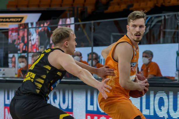 兹韦列夫迎 兹韦列夫迎