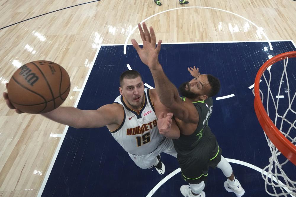 并成功扳回 并成功扳回